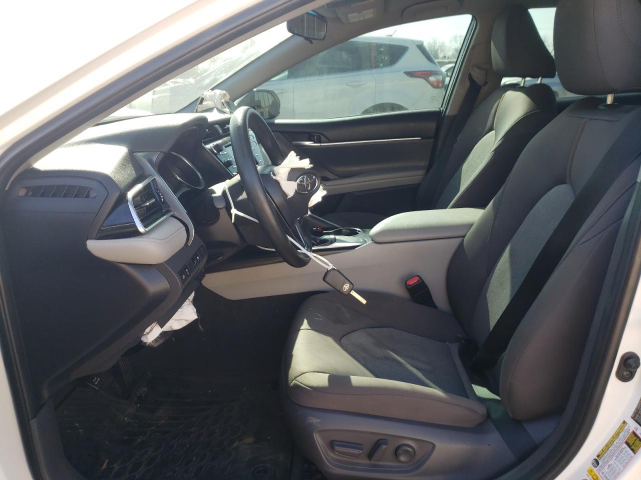2018 TOYOTA CAMRY L - Фото 7