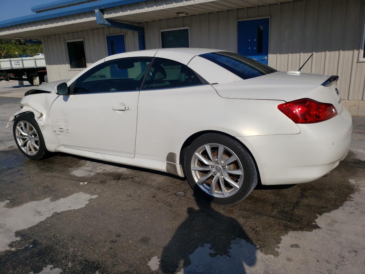 2011 INFINITI G37 BASE - Image 2