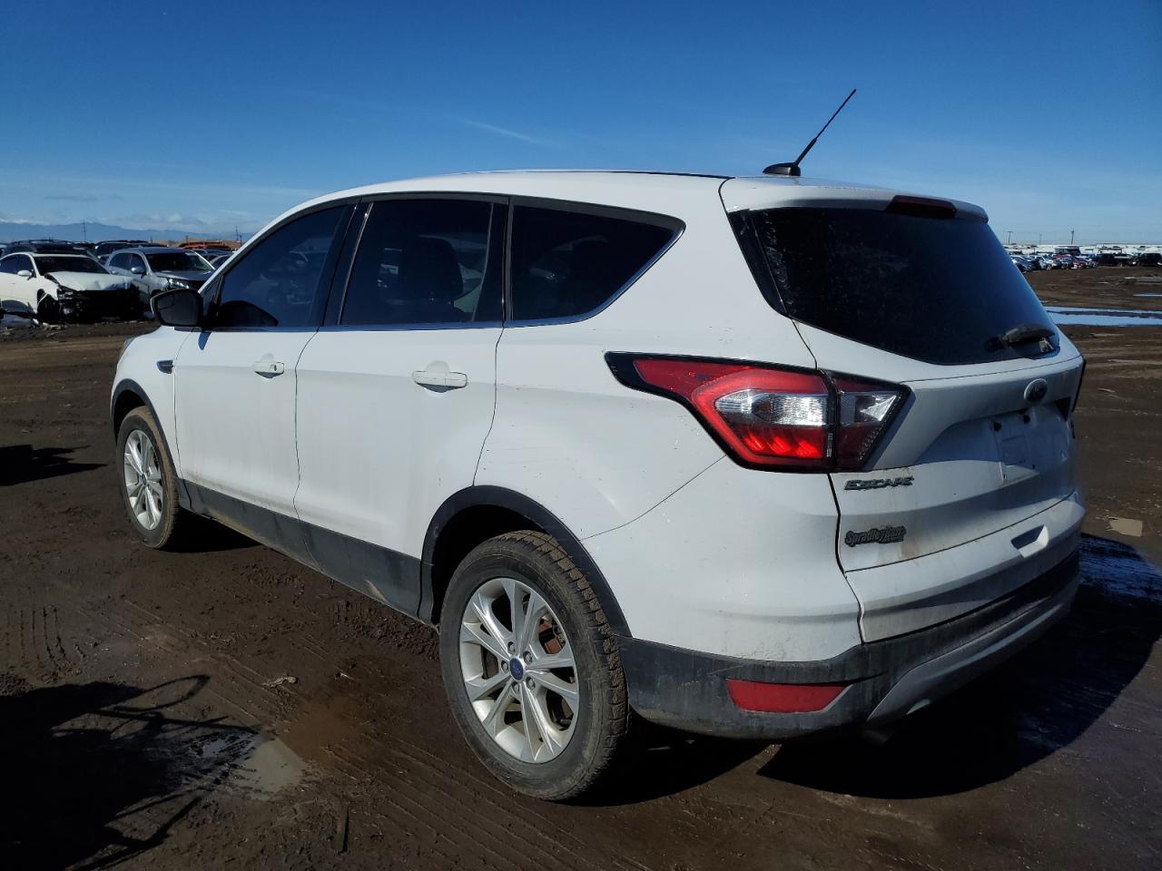 2017 FORD ESCAPE SE - Фото 2