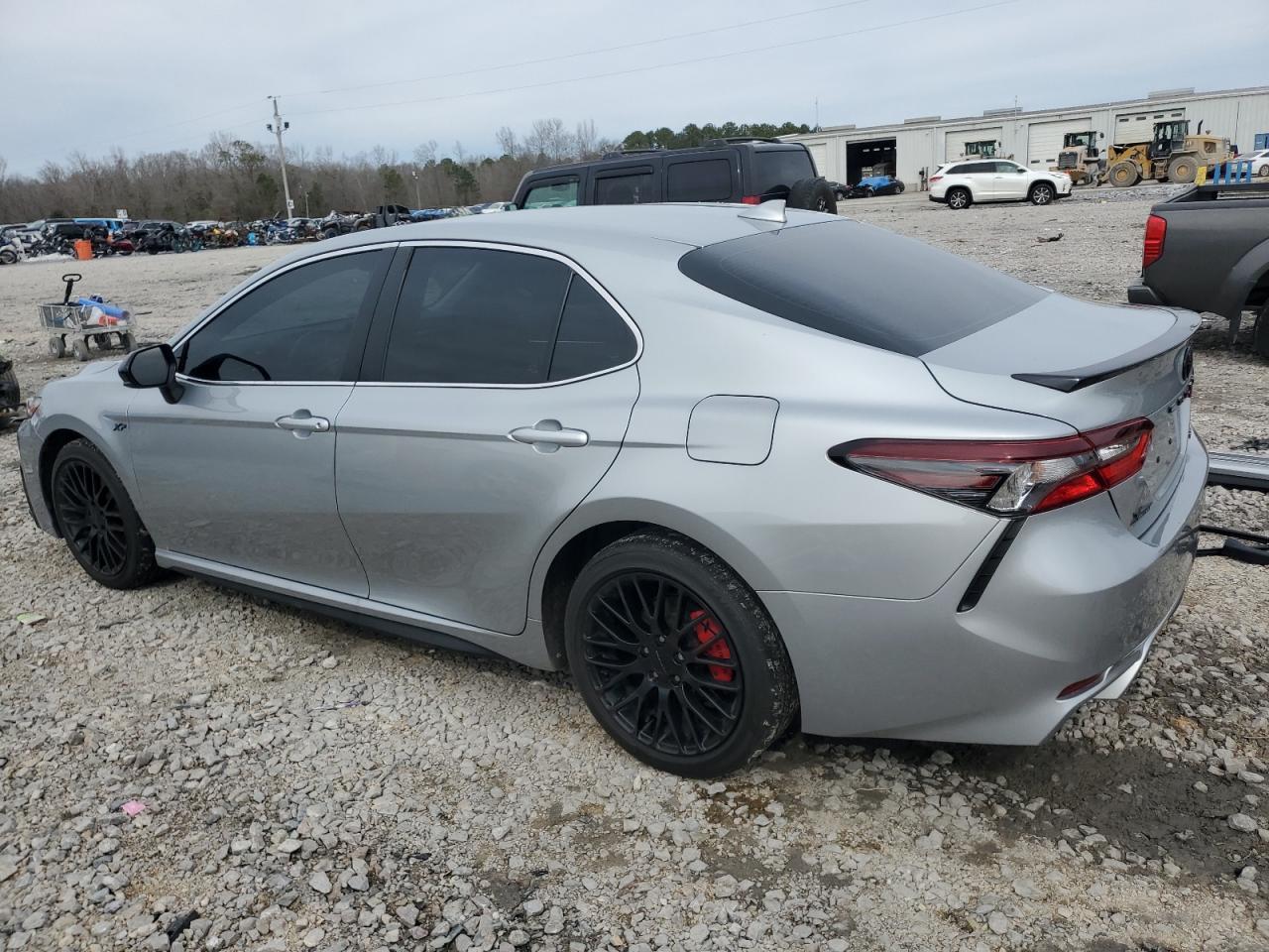 2021 TOYOTA CAMRY SE - Фото 2