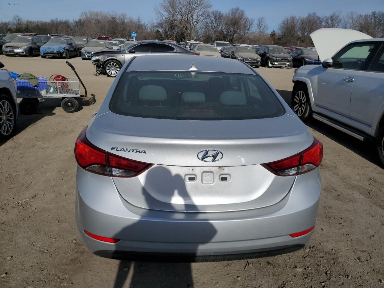 2015 HYUNDAI ELANTRA SE - Image 6