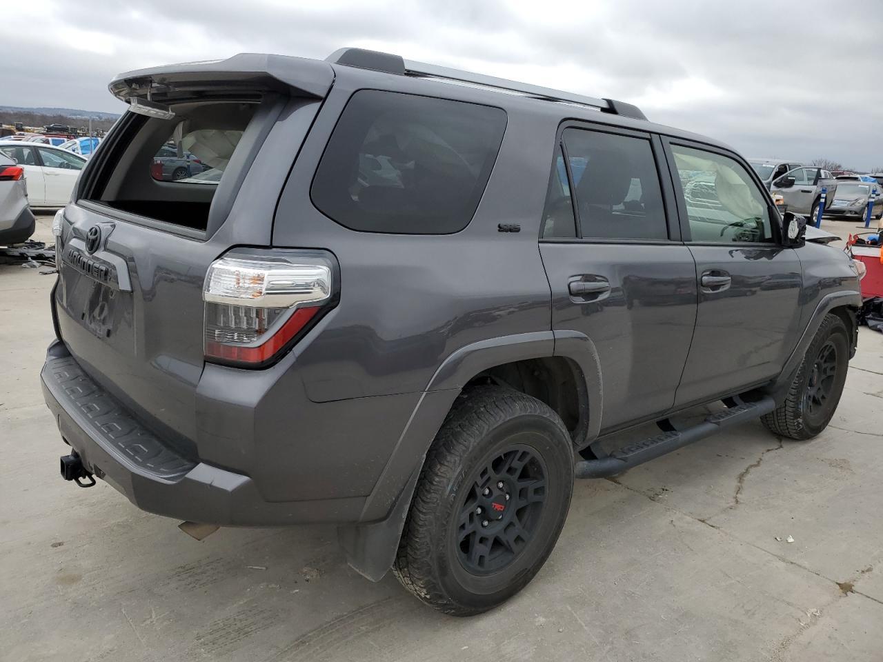 2022 TOYOTA 4RUNNER SR - Image 3