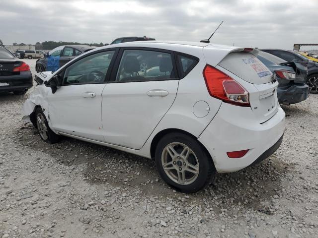 2019 Ford Fiesta Se - Image 2