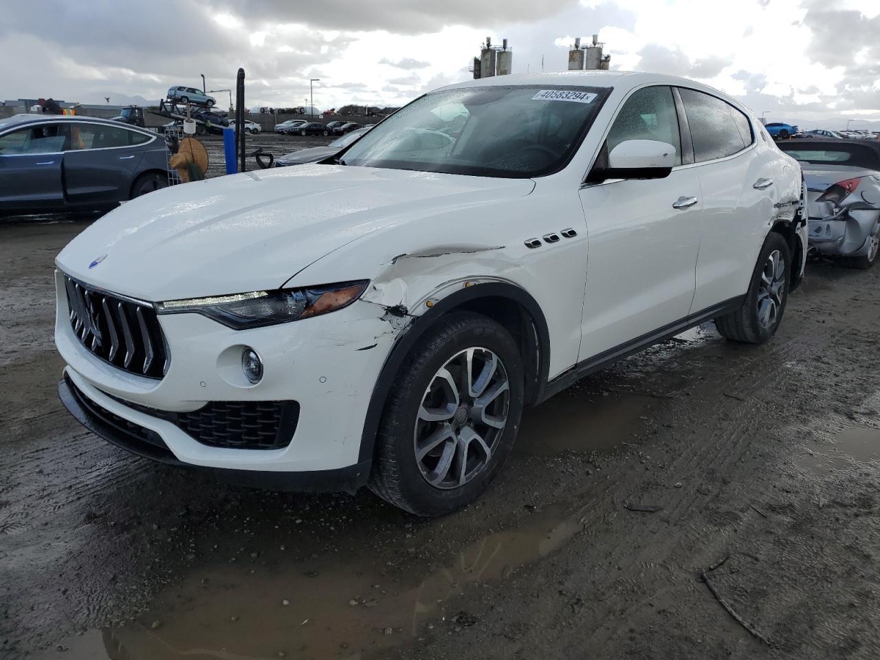 2017 MASERATI LEVANTE car image