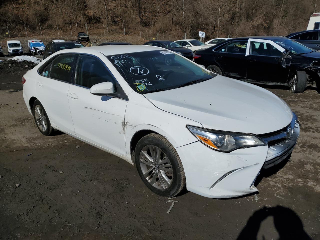 2016 TOYOTA CAMRY LE - Image 4
