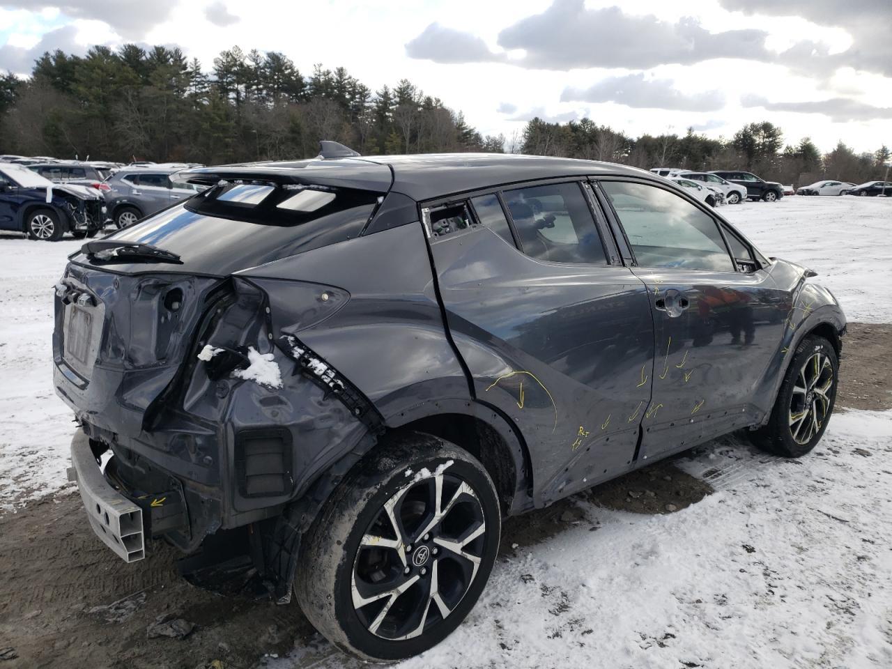 2018 TOYOTA C-HR XLE - Image 3