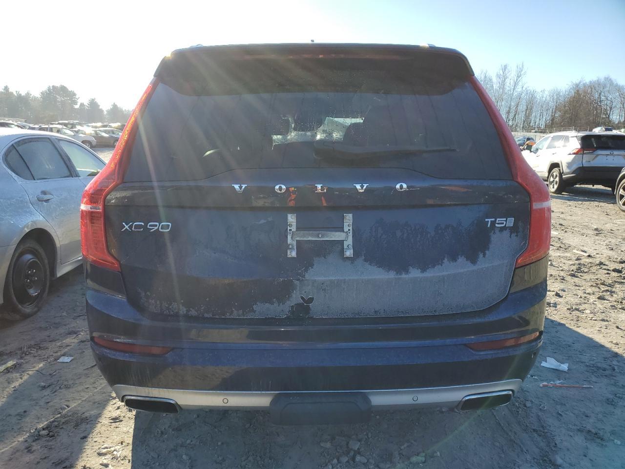 2016 VOLVO XC90 T5 - Image 6