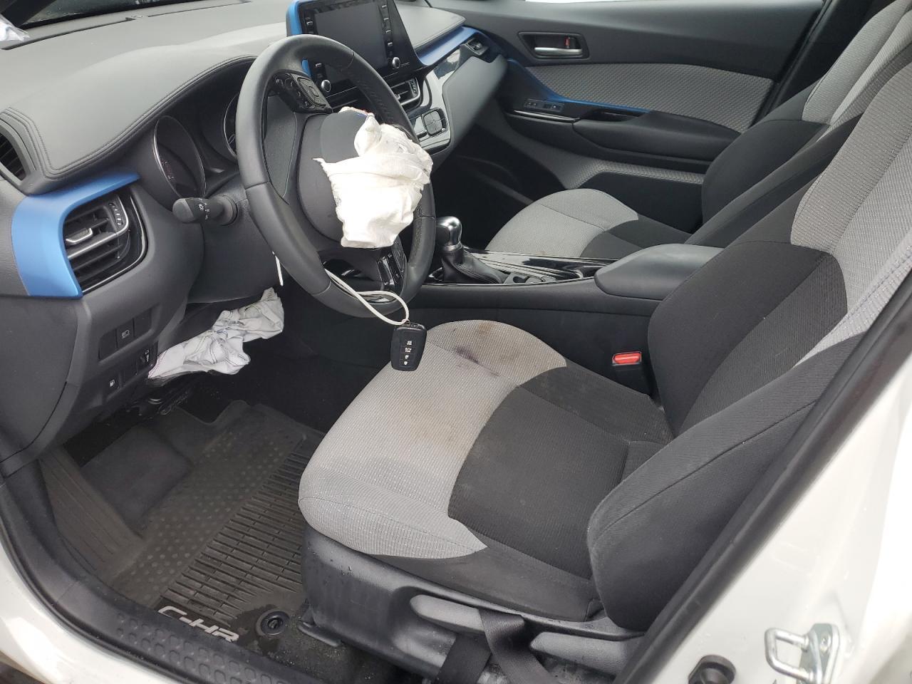 2019 TOYOTA C-HR XLE - Image 7