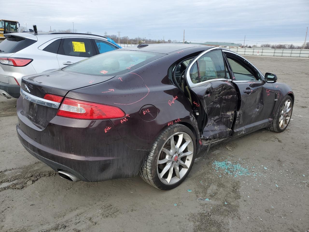 2011 JAGUAR XF PREMIUM - Фото 3