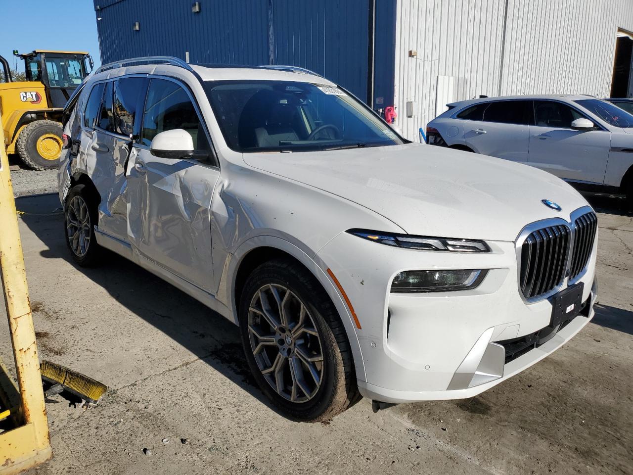 2024 BMW X7 XDRIVE4 - Image 4