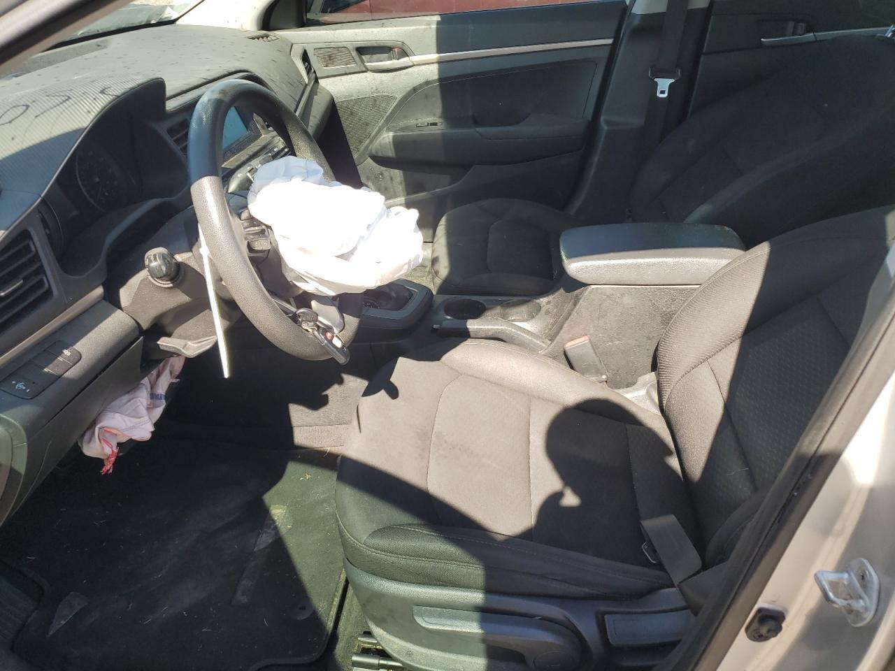 2019 HYUNDAI ELANTRA SE - Фото 7
