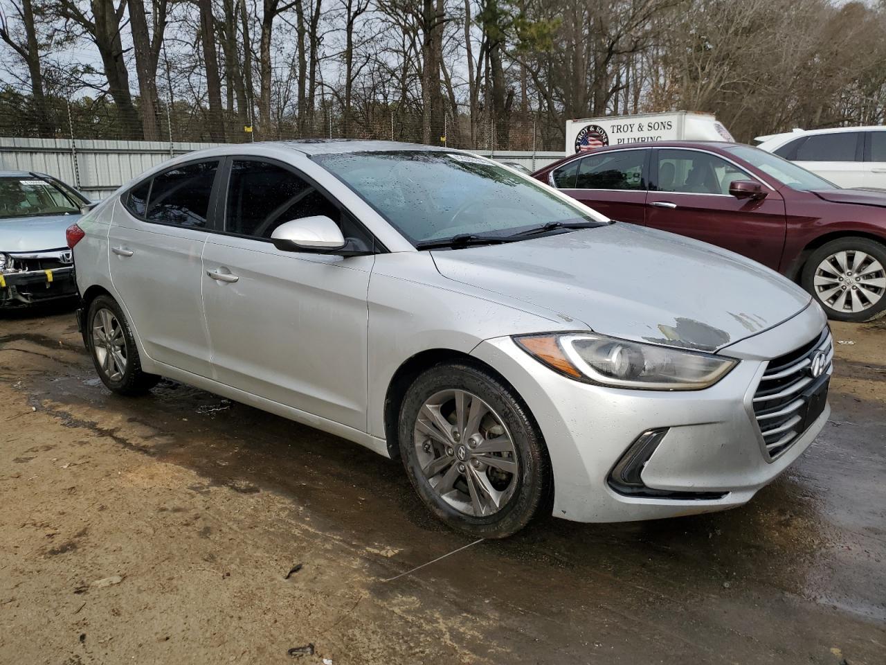 2018 HYUNDAI ELANTRA SE - Image 4