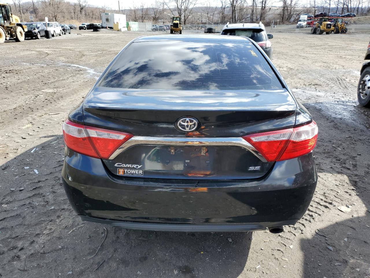 2017 TOYOTA CAMRY LE - Фото 6