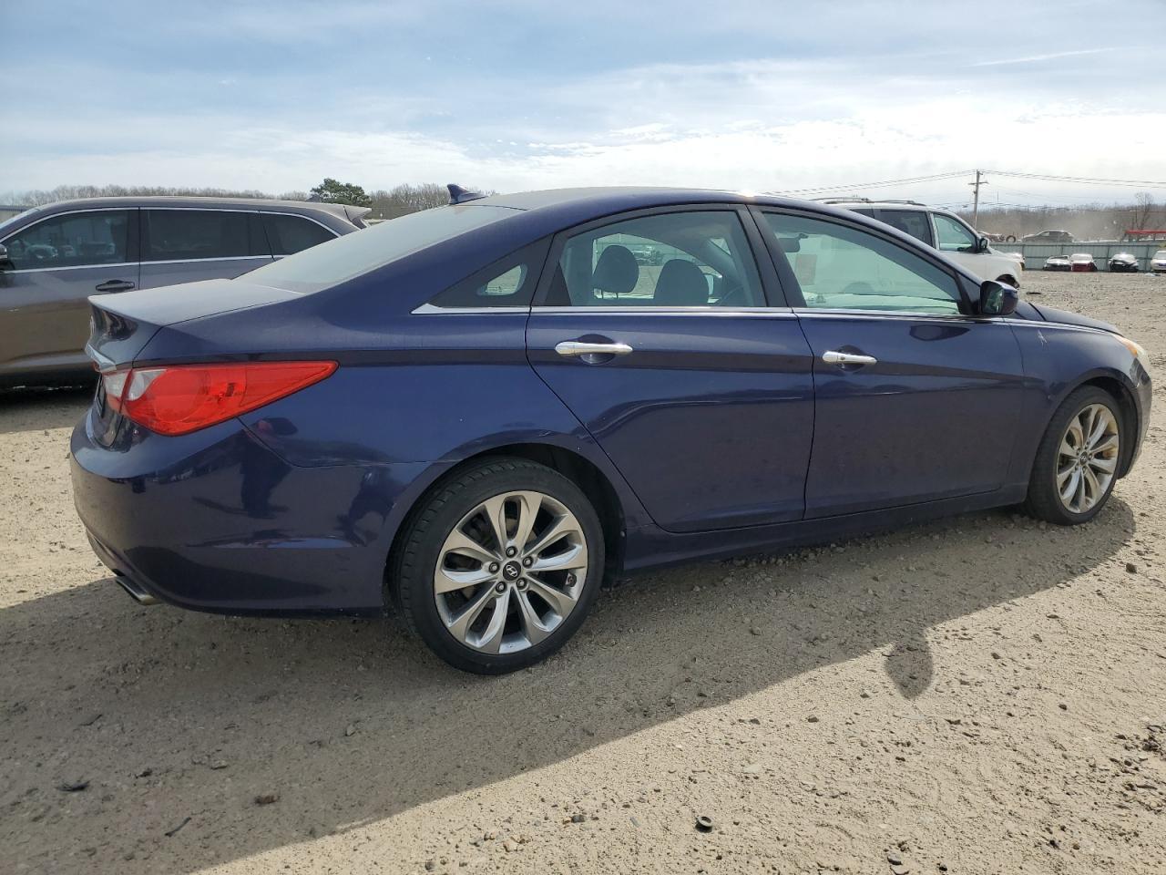 2011 HYUNDAI SONATA SE - Image 3