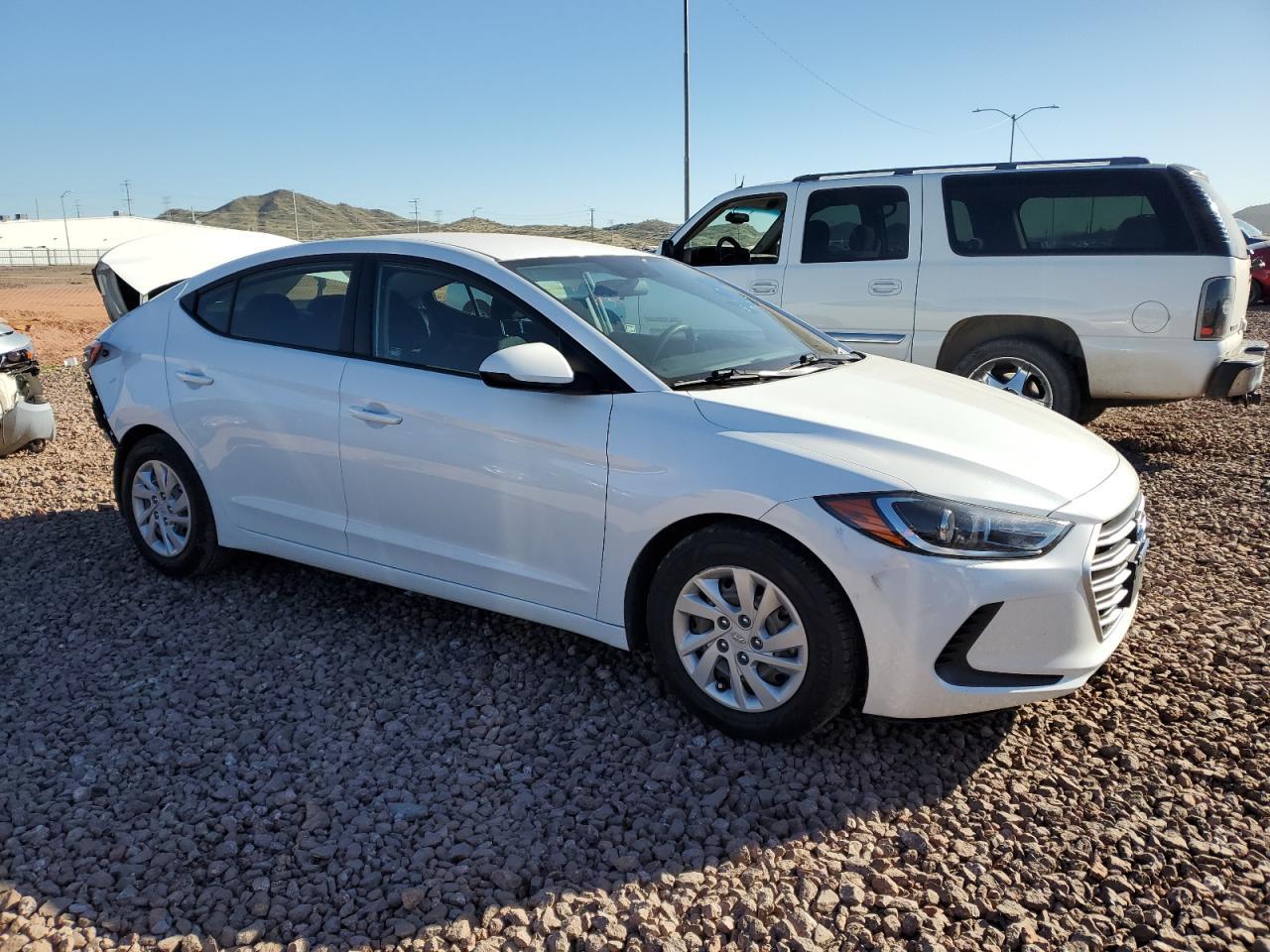 2018 HYUNDAI ELANTRA SE - Image 4