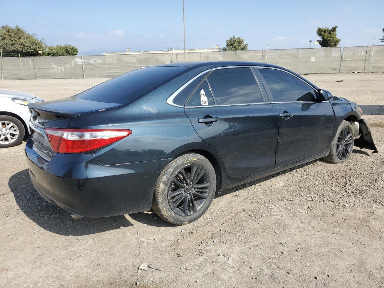 2015 TOYOTA CAMRY LE - Фото 3