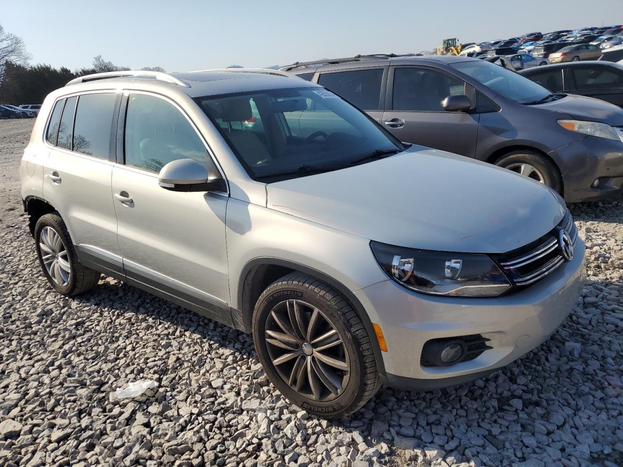 2014 VOLKSWAGEN TIGUAN S - Фото 4