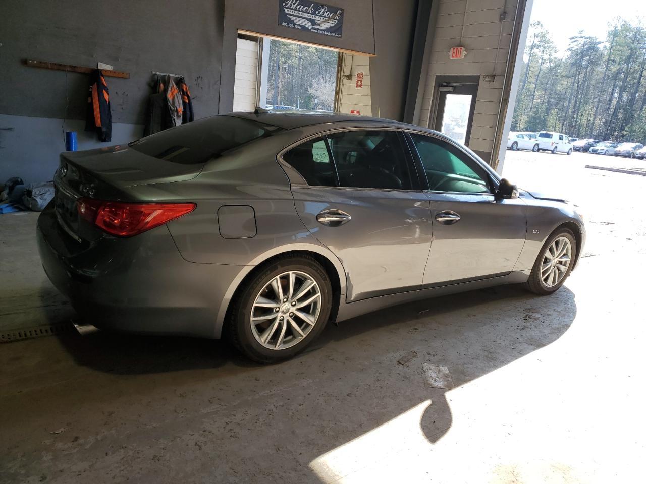 2016 INFINITI Q50 PREMIU - Фото 3