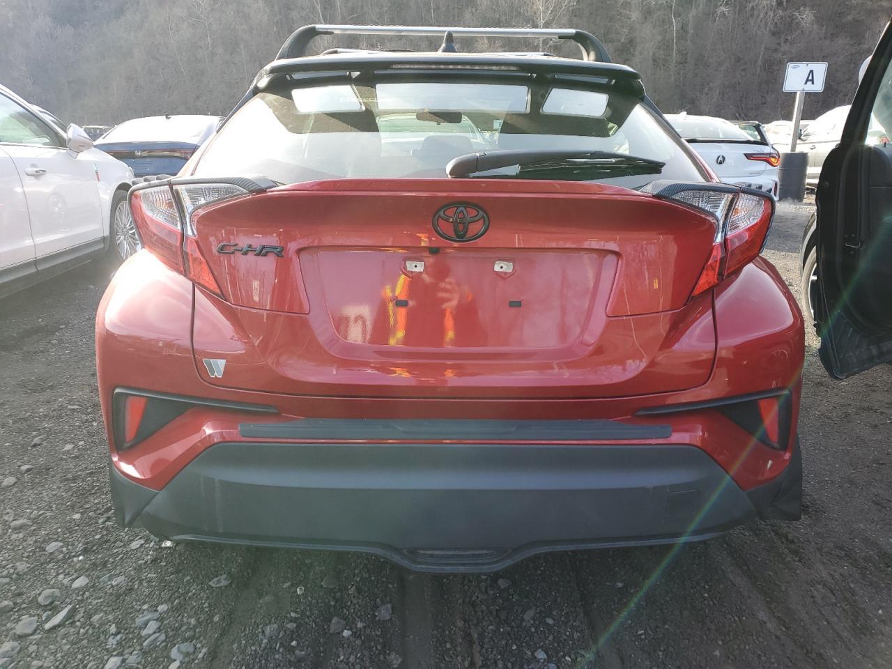 2021 TOYOTA C-HR XLE - Фото 6