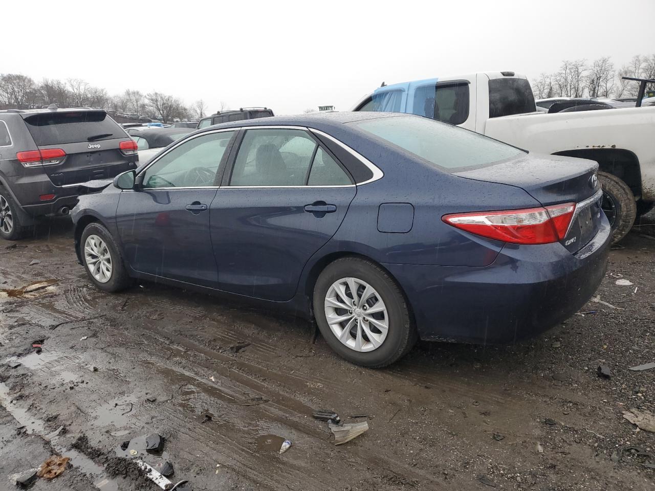2016 TOYOTA CAMRY LE - Image 2