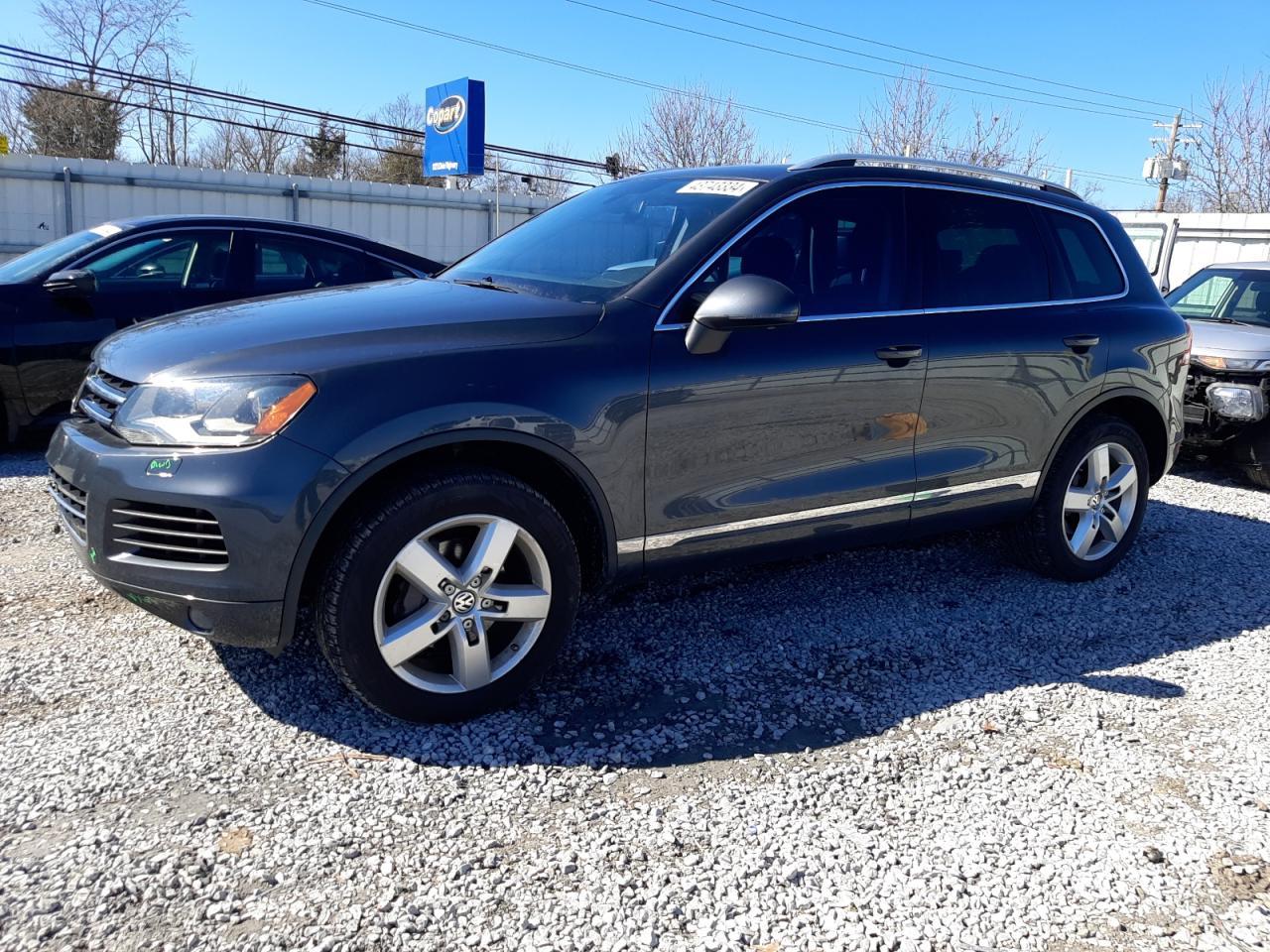 2013 VOLKSWAGEN TOUAREG V6