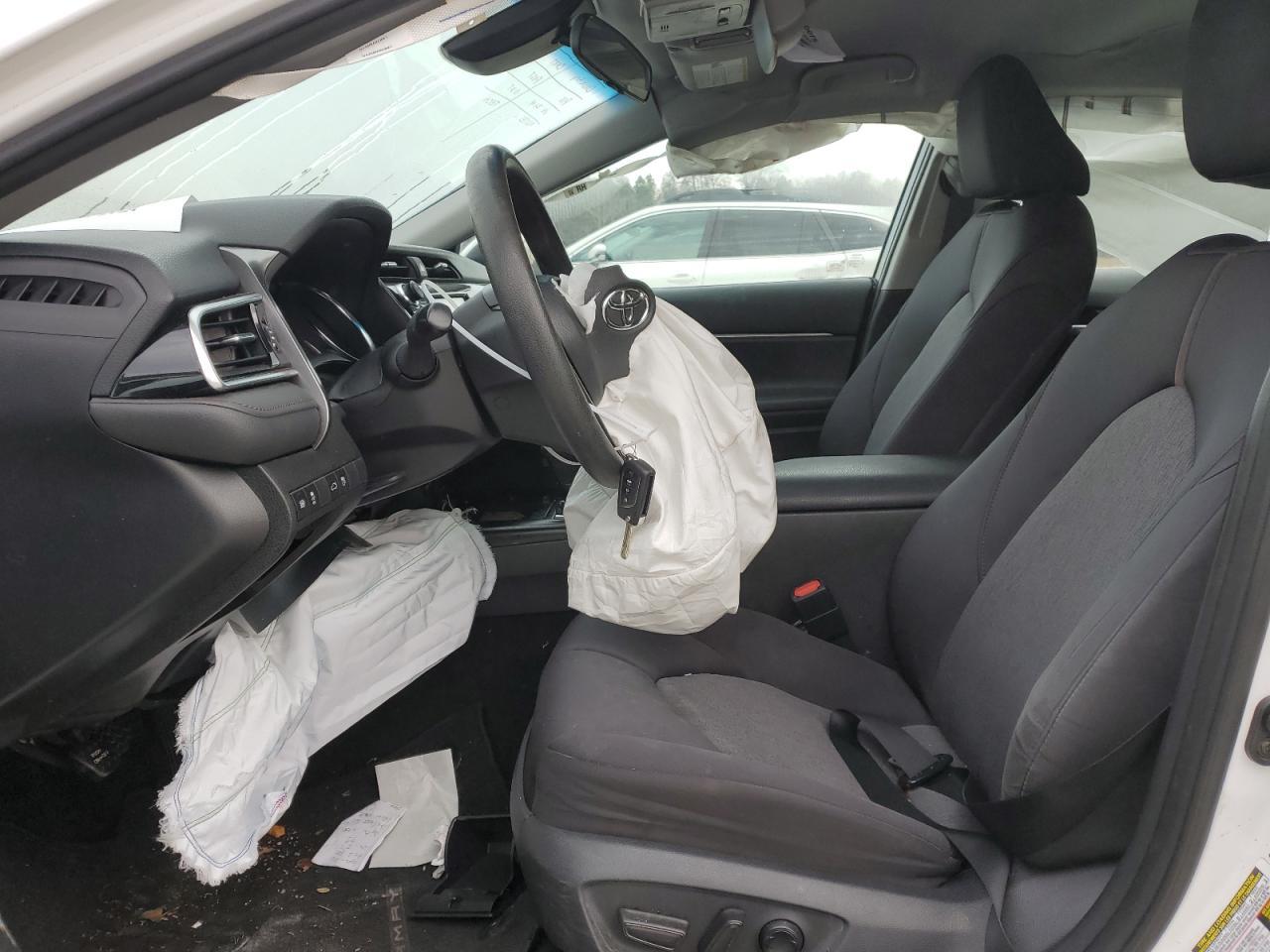 2018 TOYOTA CAMRY L - Фото 7