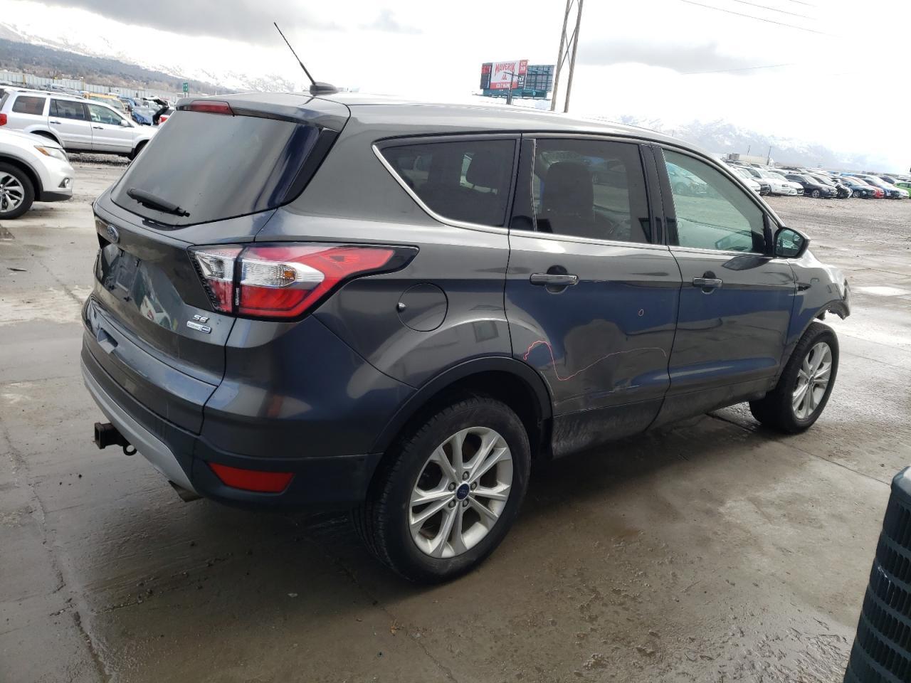 2017 FORD ESCAPE SE - Image 3