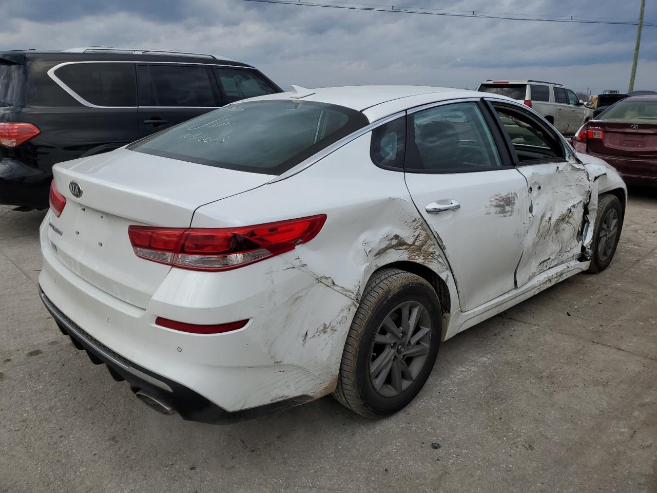 2020 KIA OPTIMA LX - Фото 3