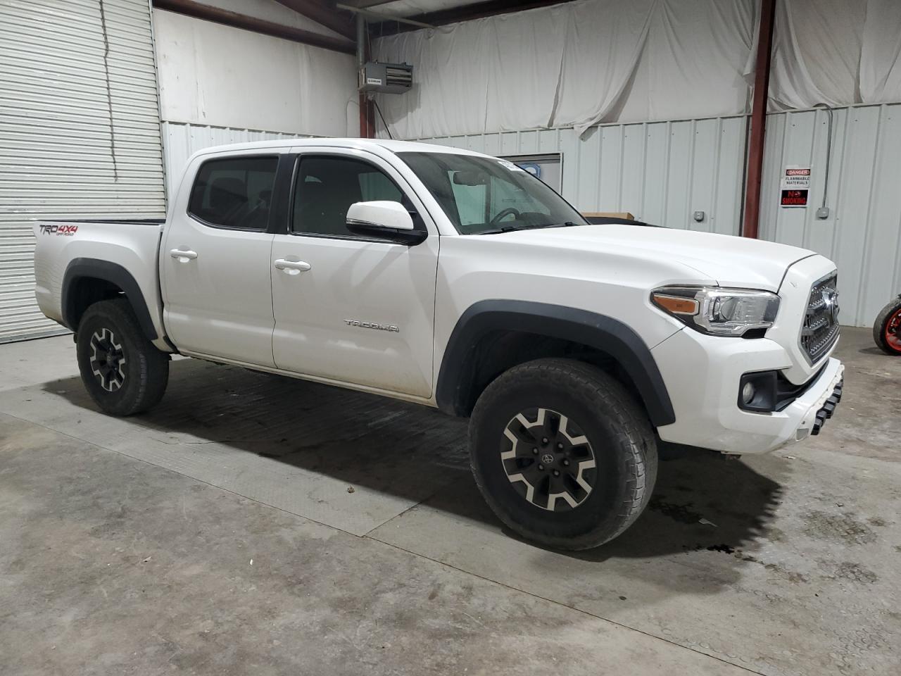 2017 TOYOTA TACOMA DOU - Фото 4