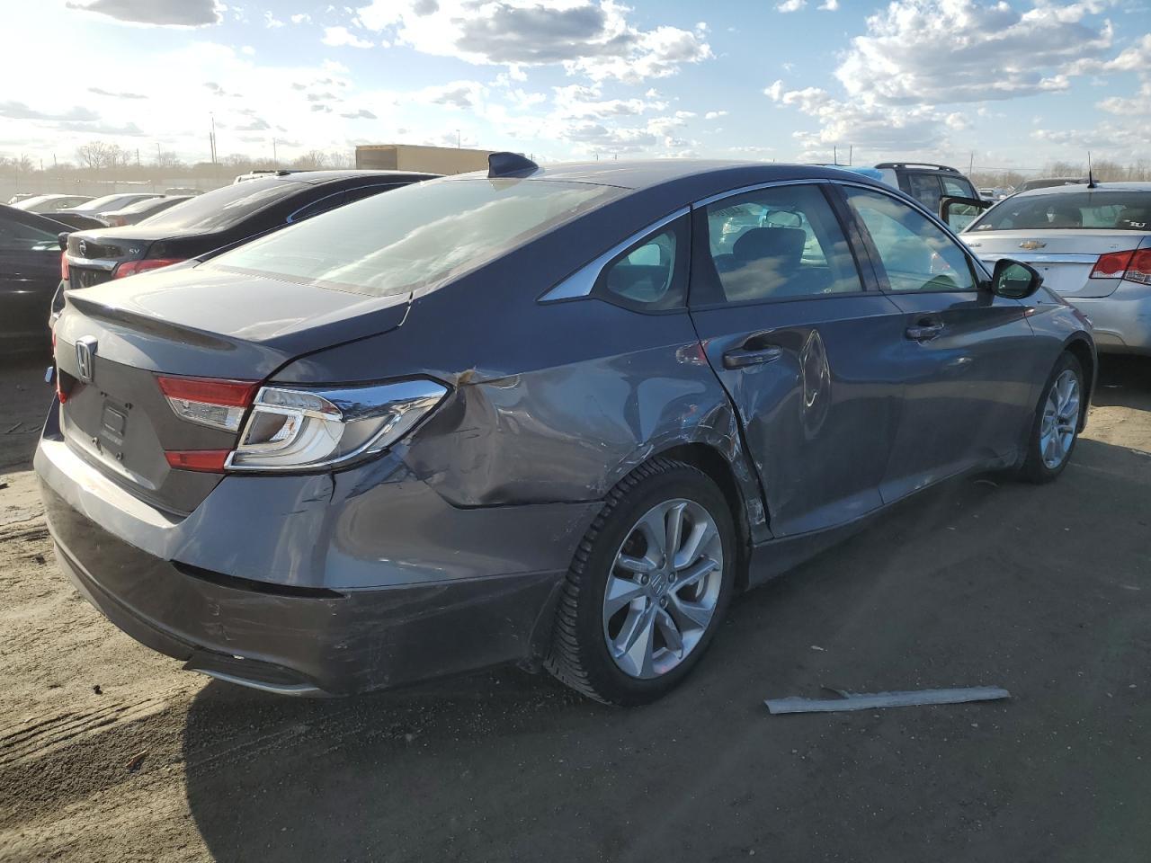 2018 HONDA ACCORD LX - Image 3