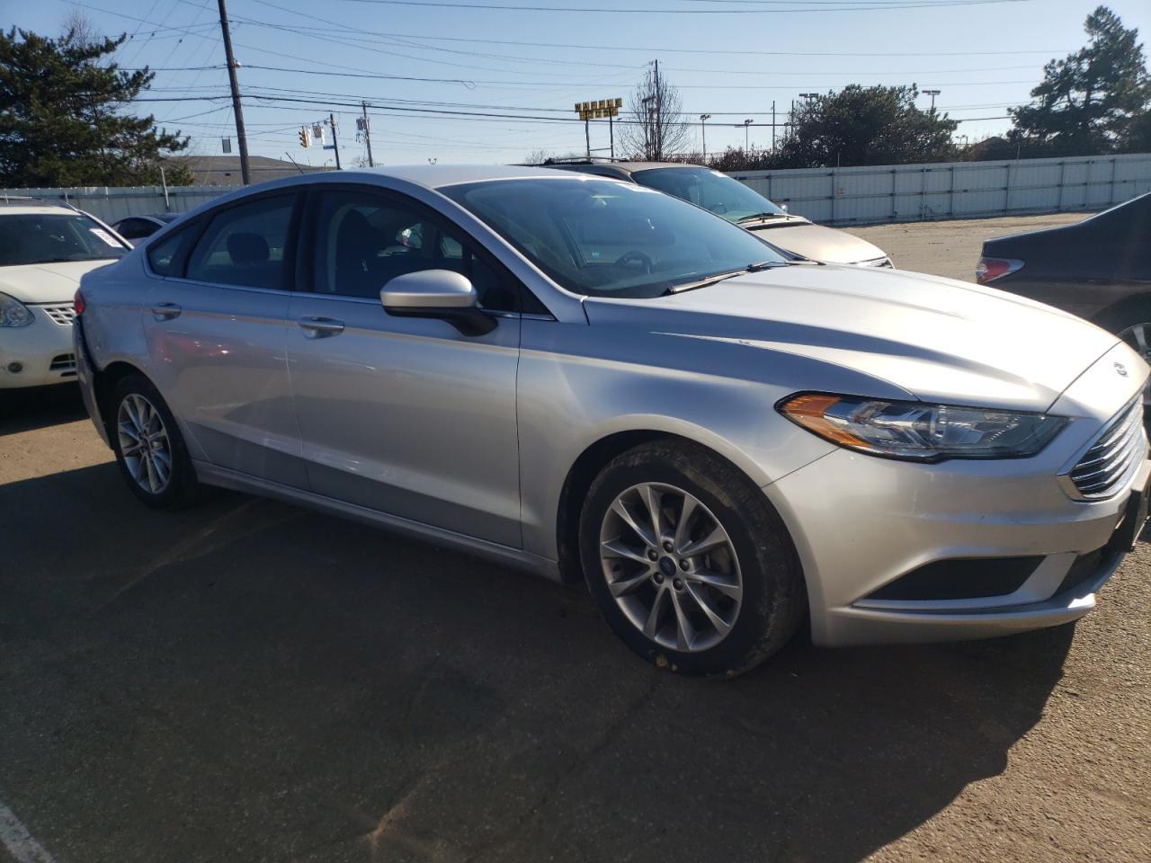 2017 FORD FUSION SE - Image 4