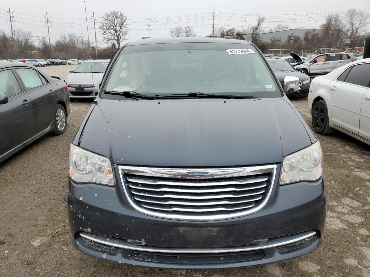 2014 CHRYSLER TOWN & COU - Image 5