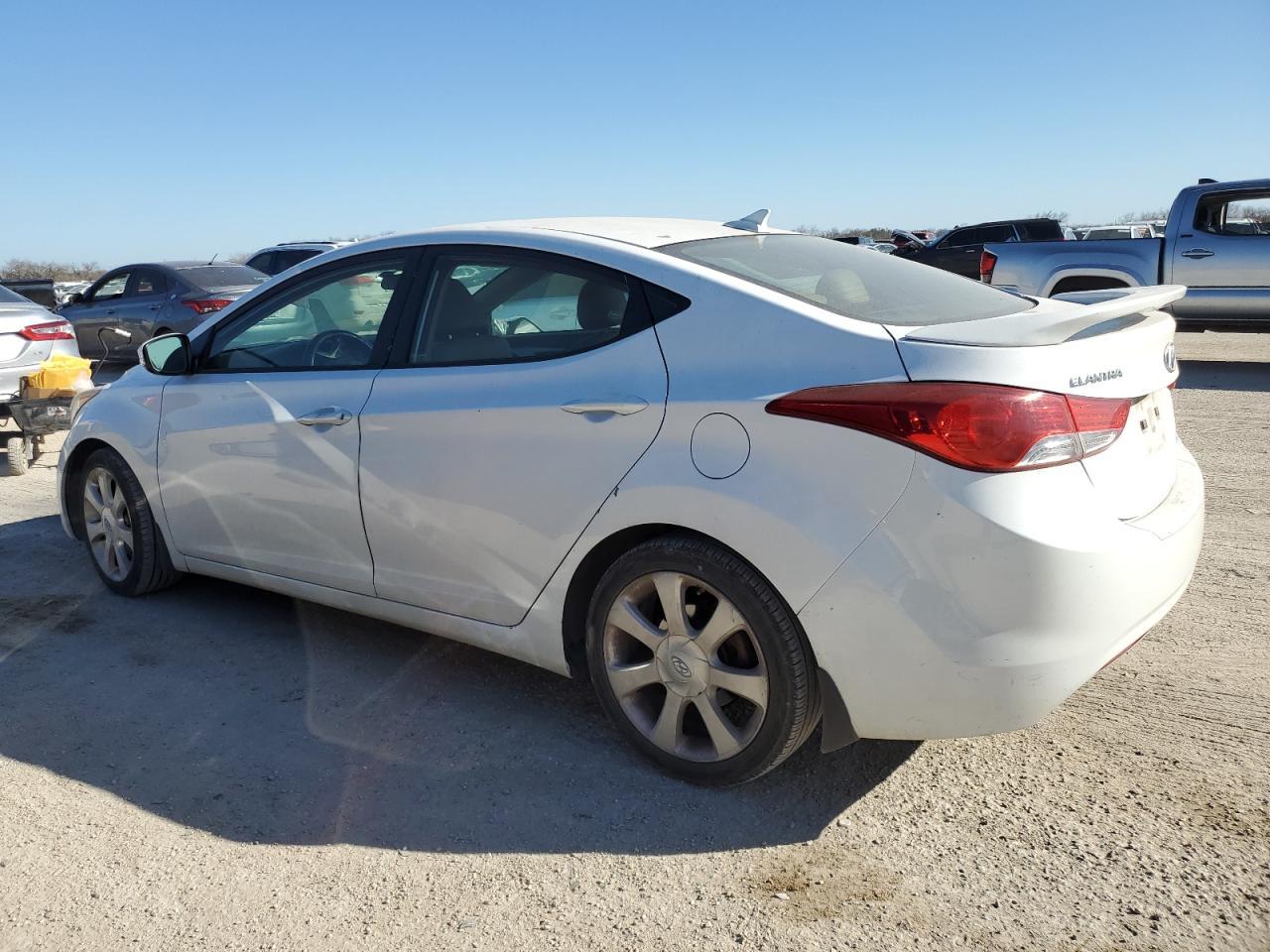 2013 HYUNDAI ELANTRA GL - Image 2