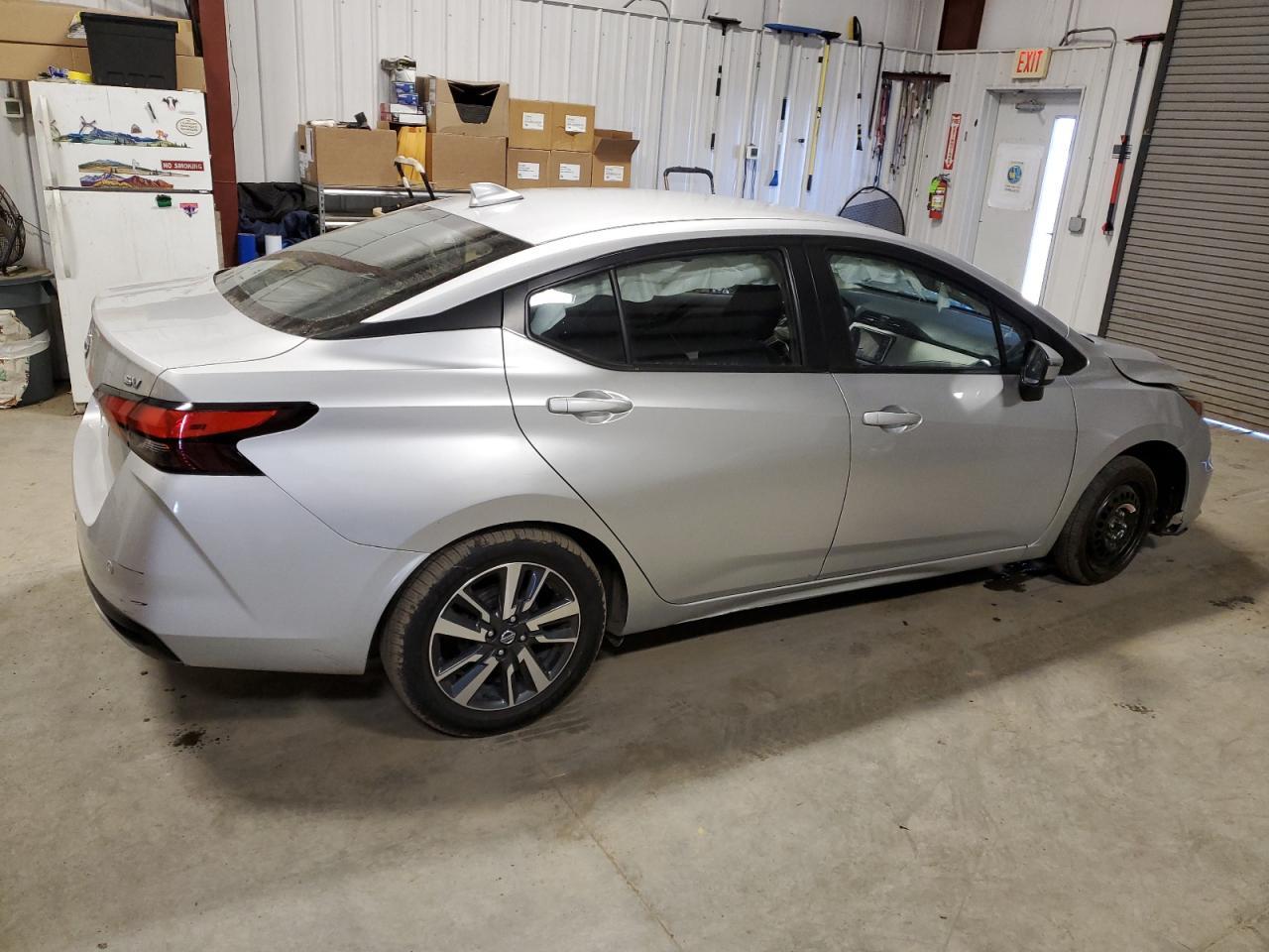 2021 NISSAN VERSA SV - Фото 3