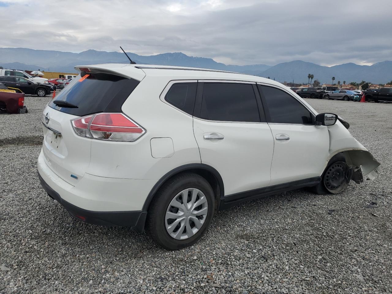 2014 NISSAN ROGUE S - Фото 3