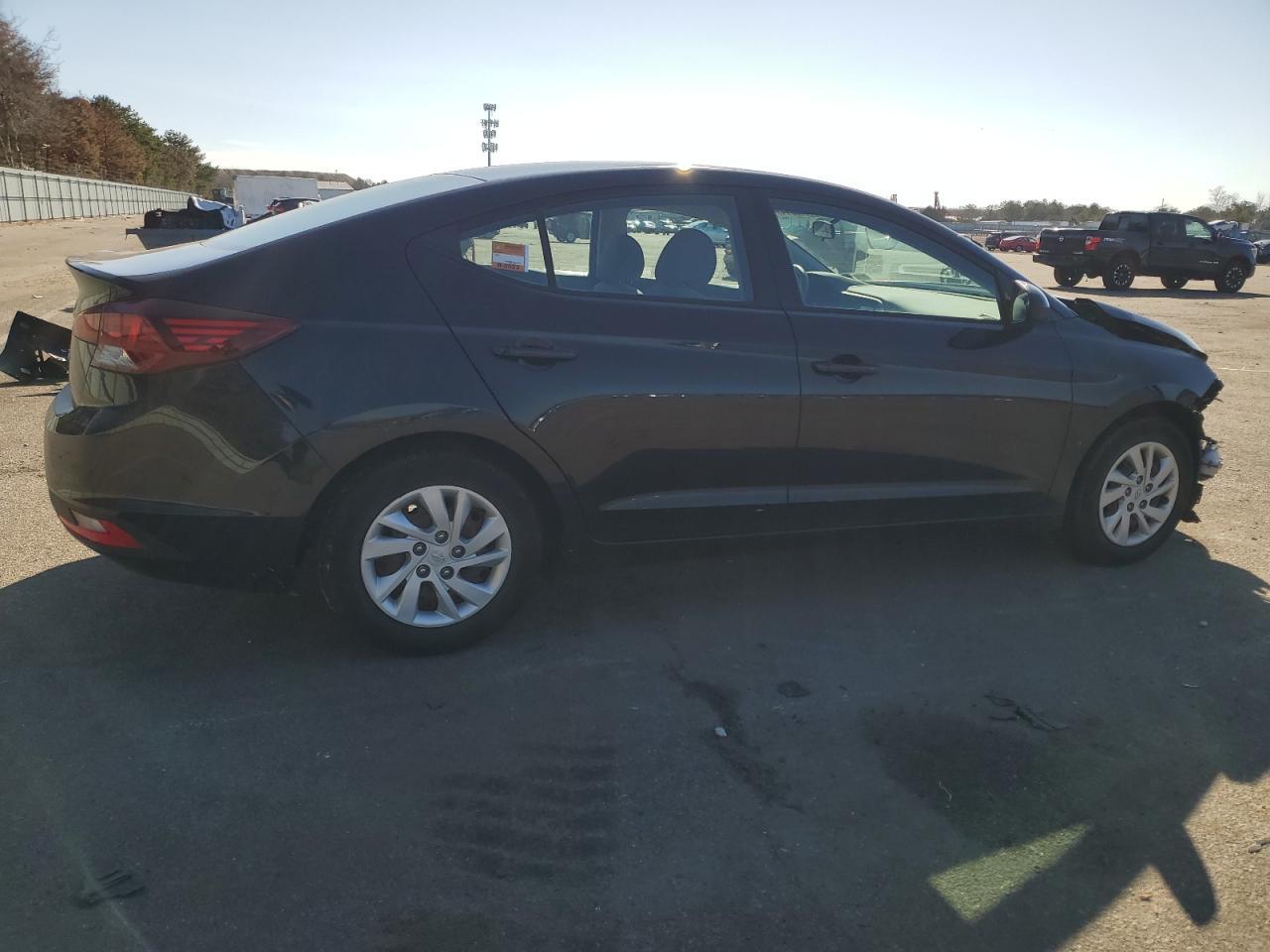 2019 HYUNDAI ELANTRA SE - Фото 3