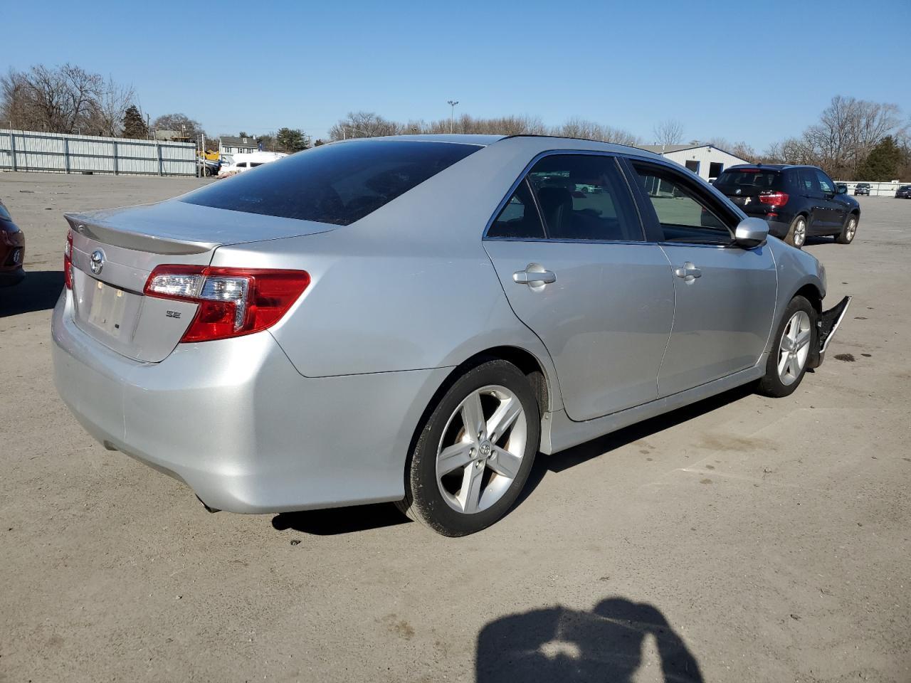 2014 TOYOTA CAMRY L - Image 3