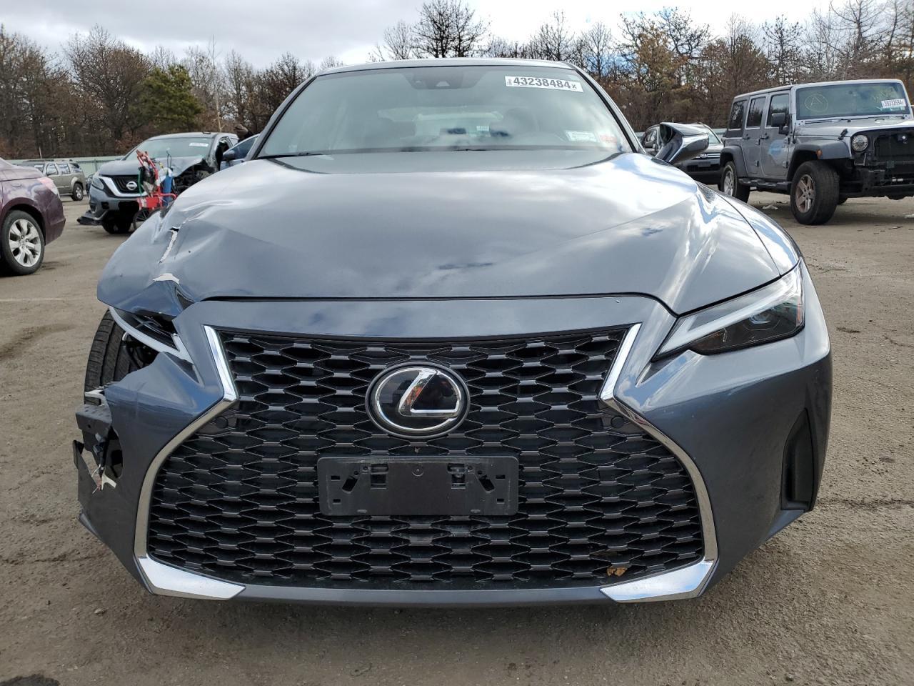 2021 LEXUS IS 300 - Image 5