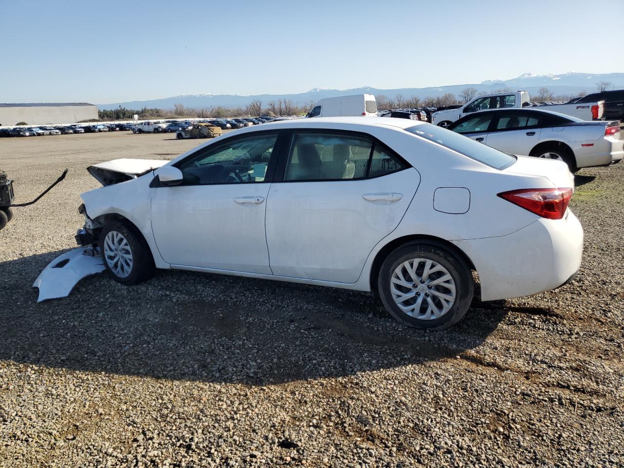 2019 TOYOTA COROLLA L - Фото 2