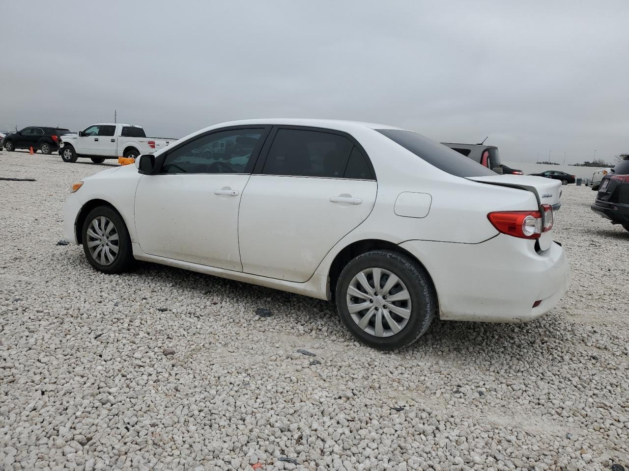2013 TOYOTA COROLLA BA - Фото 2
