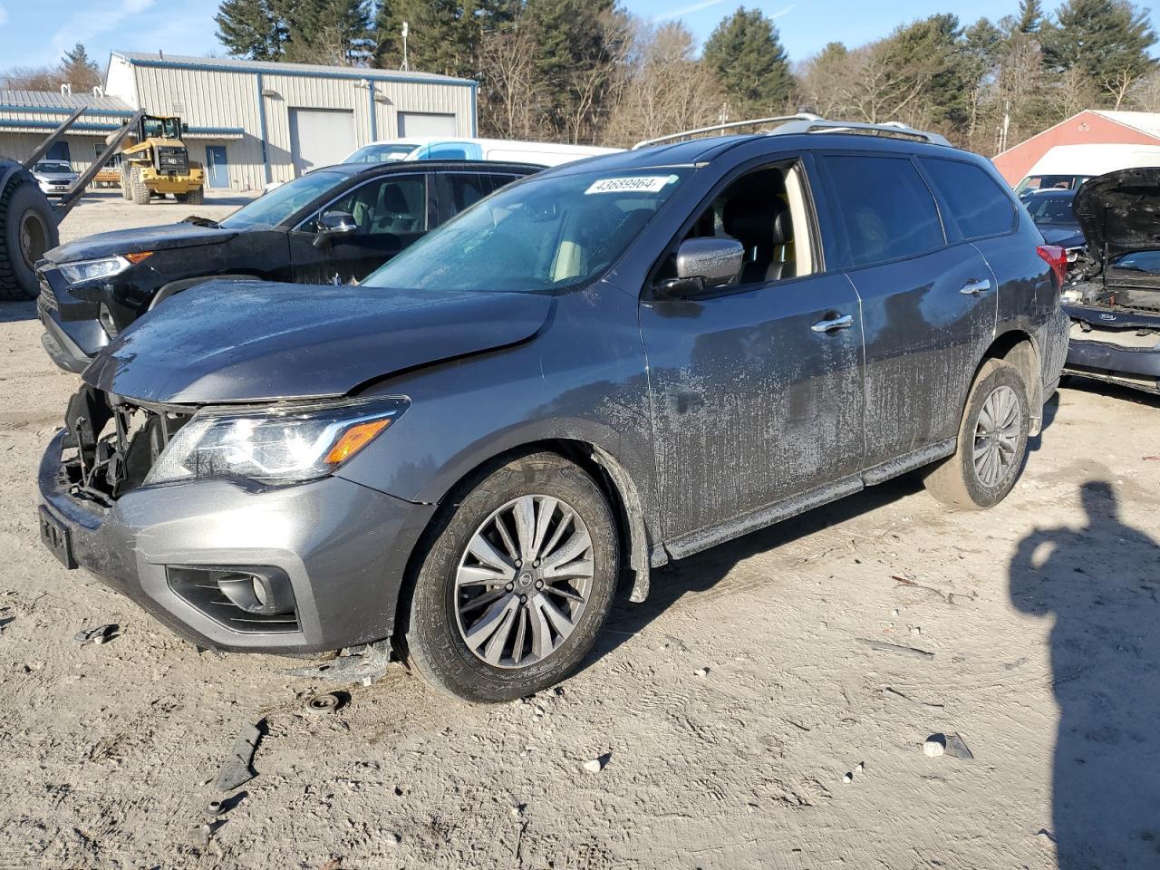 2017 NISSAN PATHFINDER