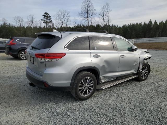 2019 Toyota Highlander Se - Фото 3