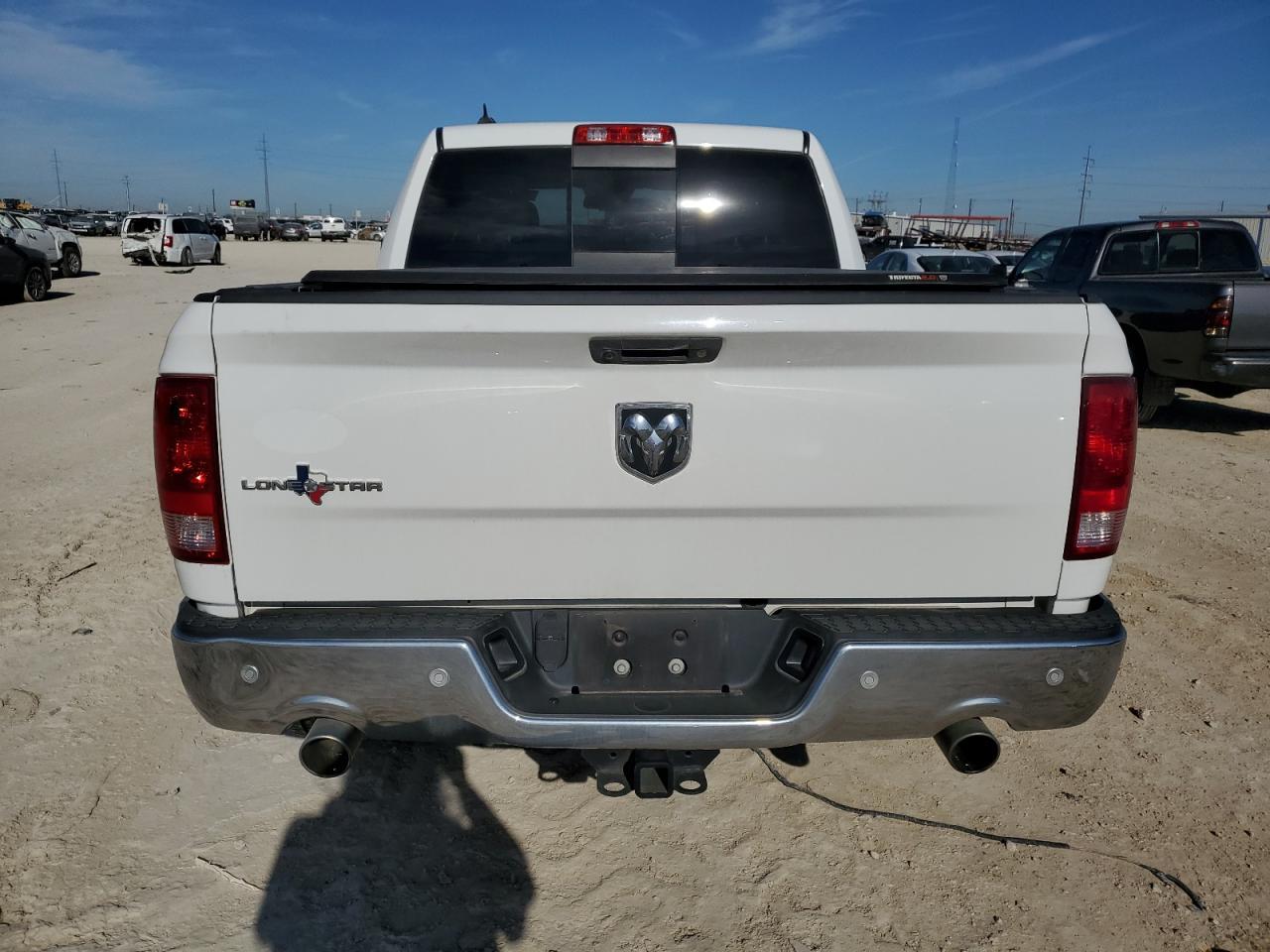 2017 RAM 1500 SLT - Image 6