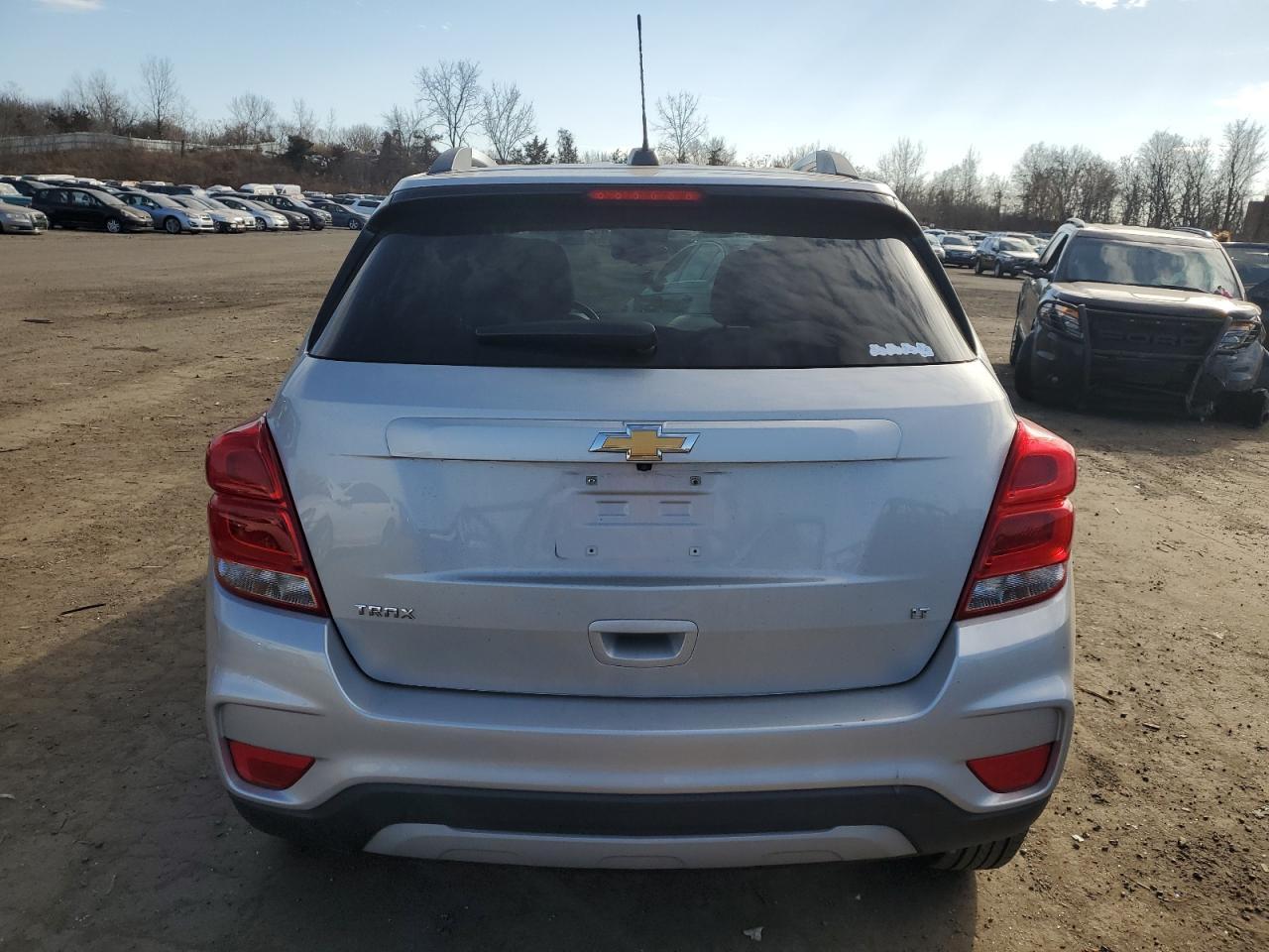 2019 CHEVROLET TRAX 1LT - Фото 6