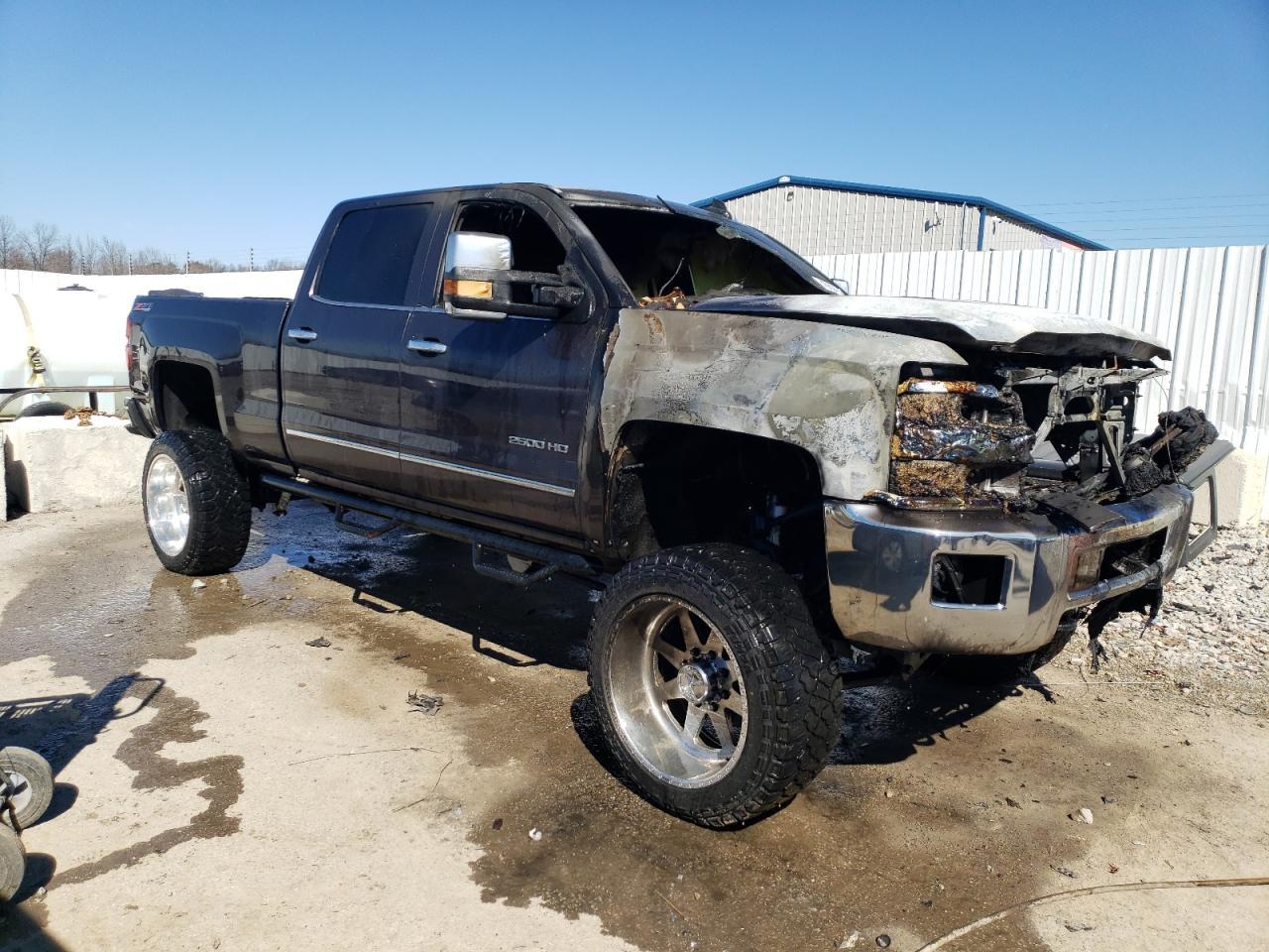 2015 CHEVROLET SILVERADO - Image 4