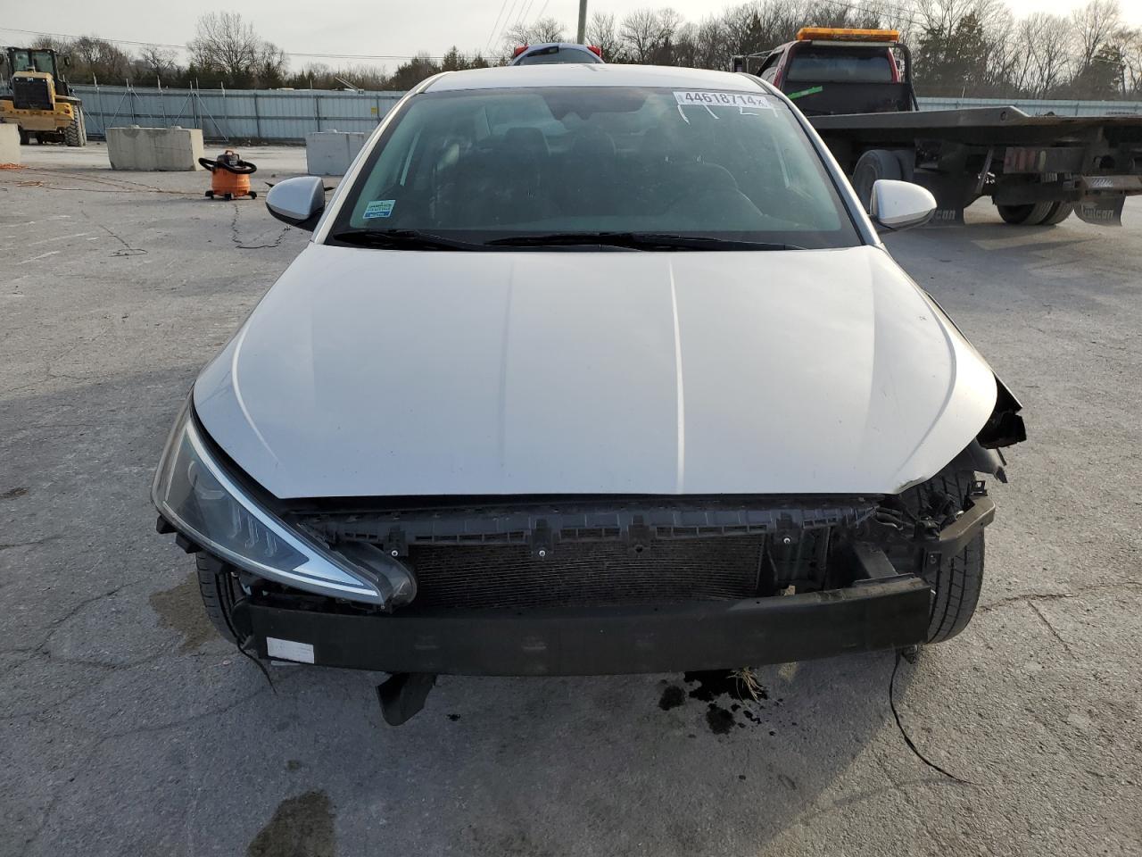 2019 HYUNDAI ELANTRA SE - Фото 5