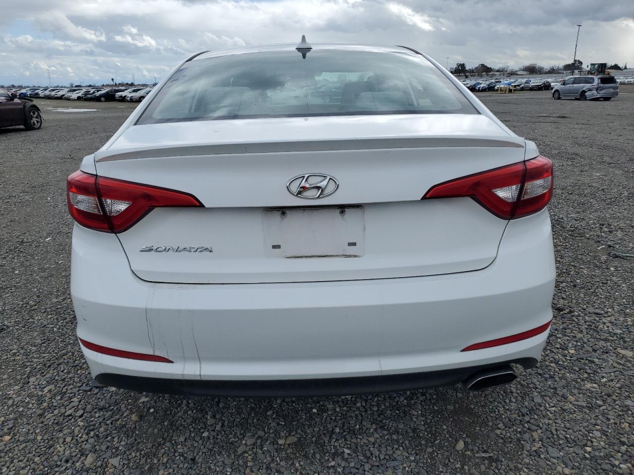 2017 HYUNDAI SONATA SE - Image 6