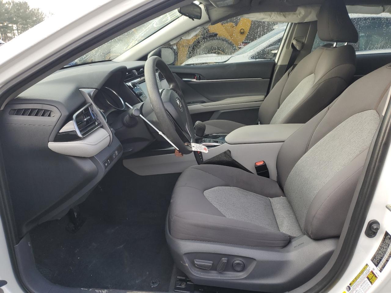 2020 TOYOTA CAMRY LE - Фото 7