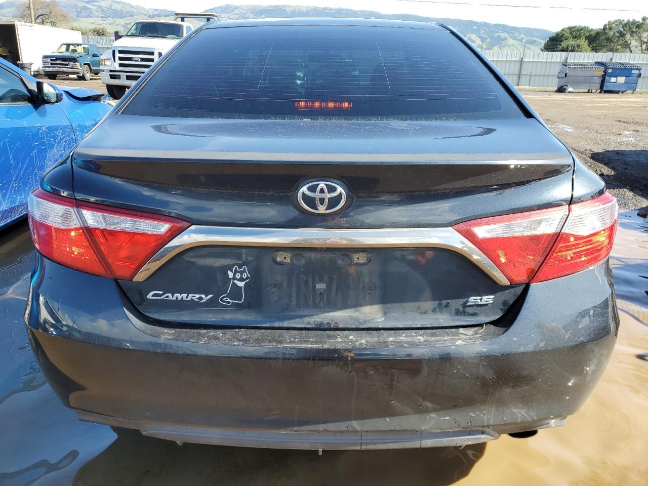 2015 TOYOTA CAMRY LE - Фото 6