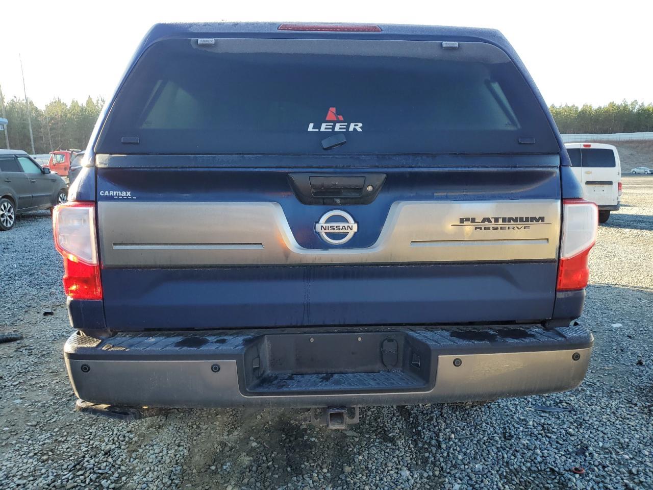 2018 NISSAN TITAN SV - Фото 6